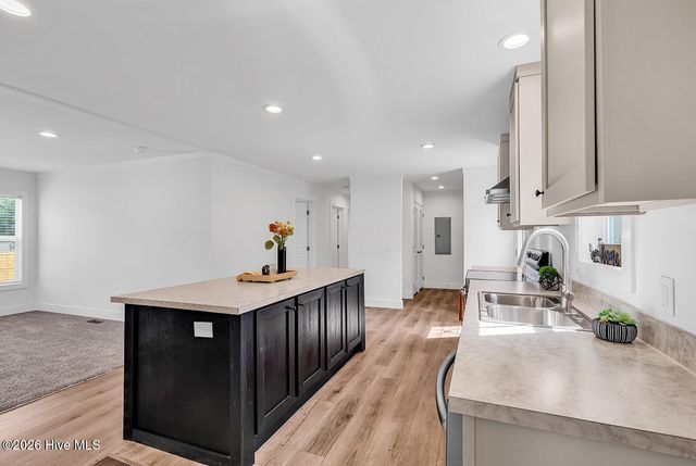 1888 Rolling Green Drive SW, Supply, NC 28462