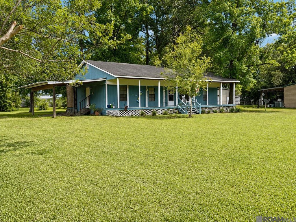 21042 Holmes Dr, Central, LA 70791