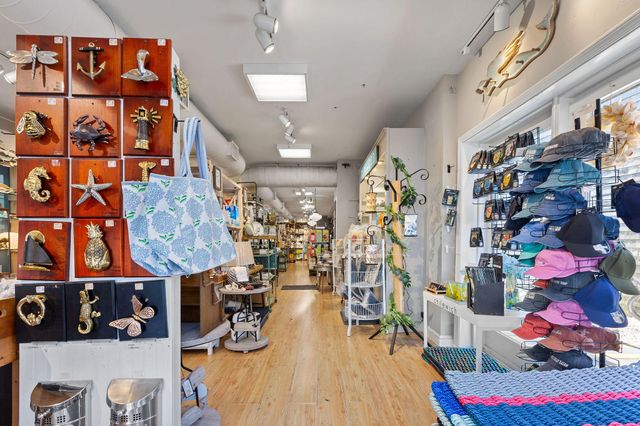 193 Commercial Street, Provincetown, MA 02657