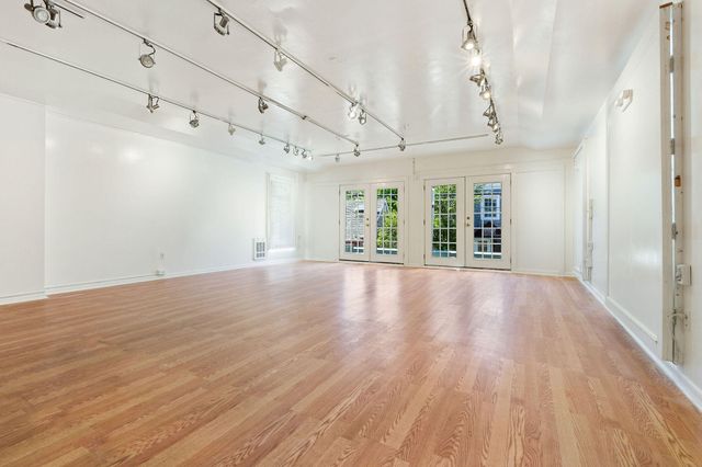 193 Commercial Street, Provincetown, MA 02657