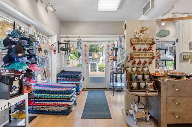 193 Commercial Street, Provincetown, MA 02657