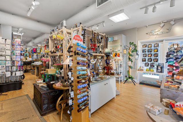 193 Commercial Street, Provincetown, MA 02657