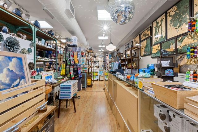 193 Commercial Street, Provincetown, MA 02657