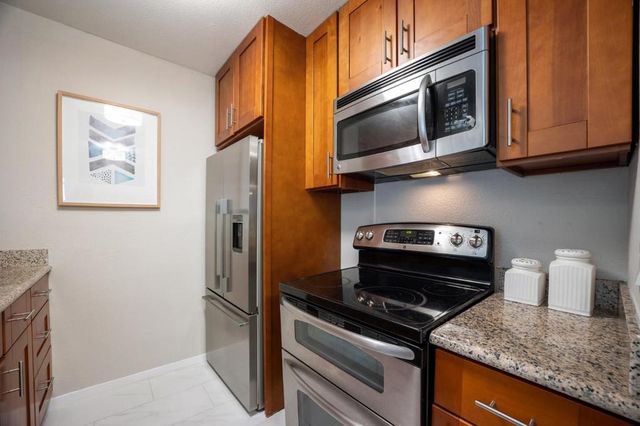 359 Half Moon Lane 113, Daly City, CA 94015