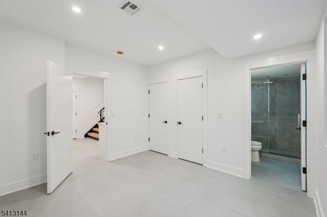 39 Billingsley Dr, Livingston Twp., NJ 07039