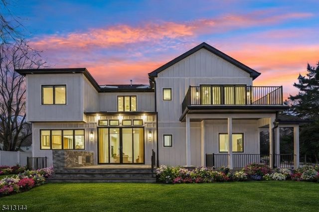 39 Billingsley Dr, Livingston Twp., NJ 07039