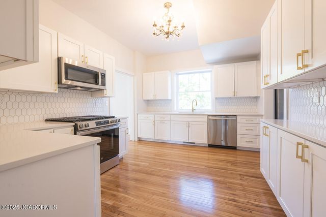 1114 MOREAU DRIVE, Jefferson City, MO 65101