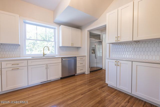 1114 MOREAU DRIVE, Jefferson City, MO 65101