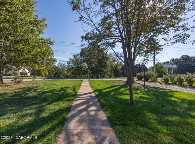 1114 MOREAU DRIVE, Jefferson City, MO 65101