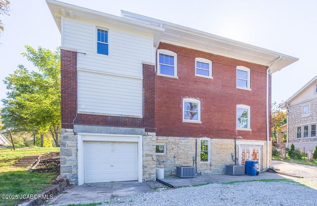 1114 MOREAU DRIVE, Jefferson City, MO 65101