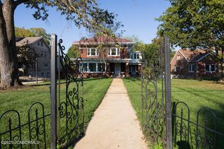 1114 MOREAU DRIVE, Jefferson City, MO 65101