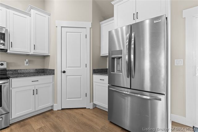 5245 Tallahala Street, Sellersburg, IN 47172