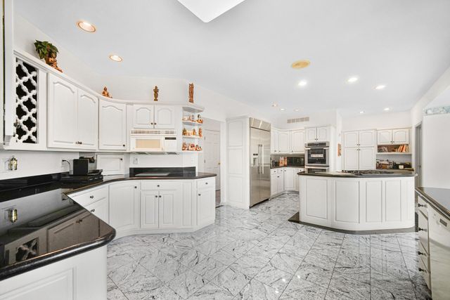 1224 Muirfield Drive, Schererville, IN 46375