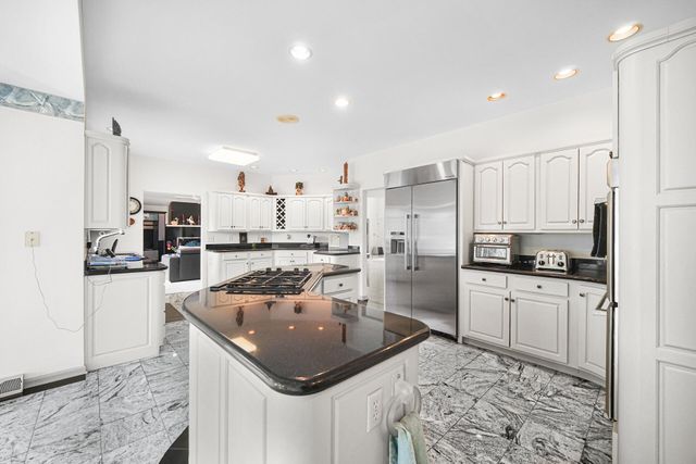 1224 Muirfield Drive, Schererville, IN 46375