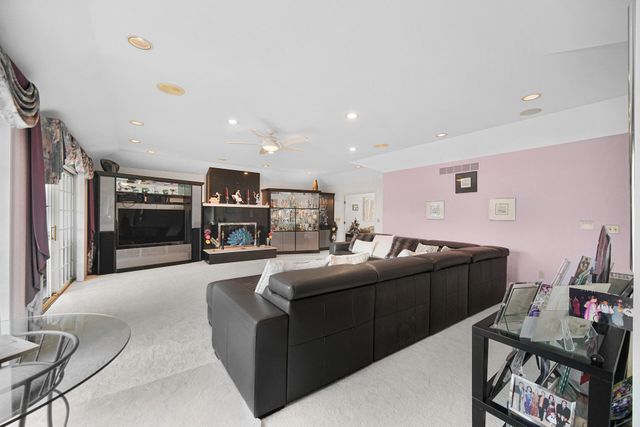 1224 Muirfield Drive, Schererville, IN 46375