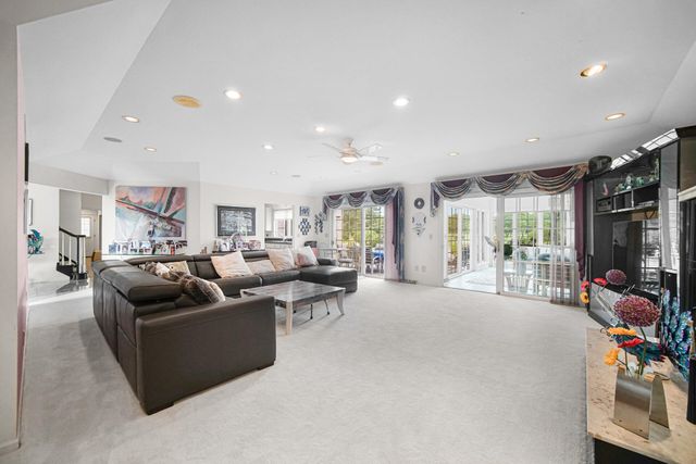 1224 Muirfield Drive, Schererville, IN 46375