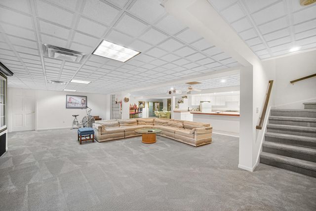 1224 Muirfield Drive, Schererville, IN 46375