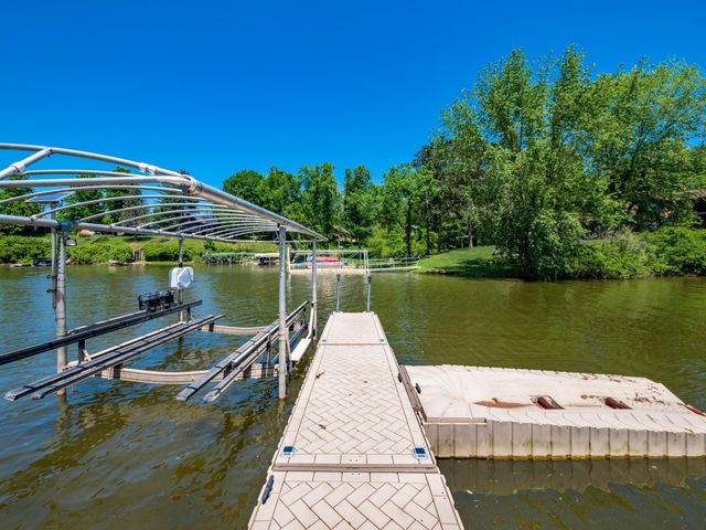 4 Cadillac Drive, Senecaville, OH 43780