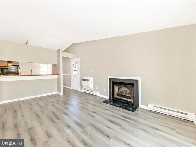 823 CHADWICK CIR, Frederick, MD 21701