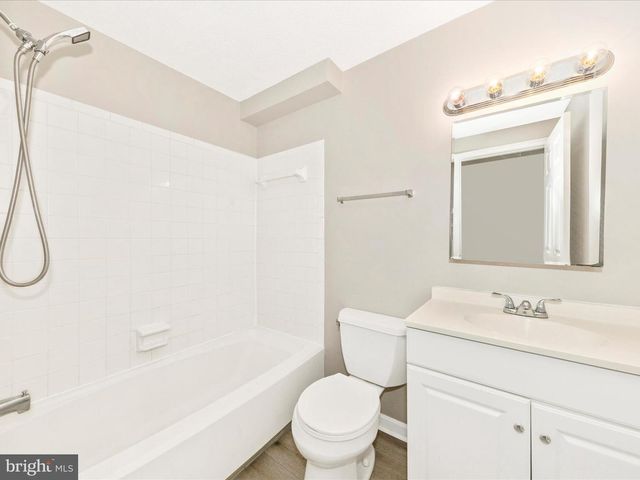 823 CHADWICK CIR, Frederick, MD 21701