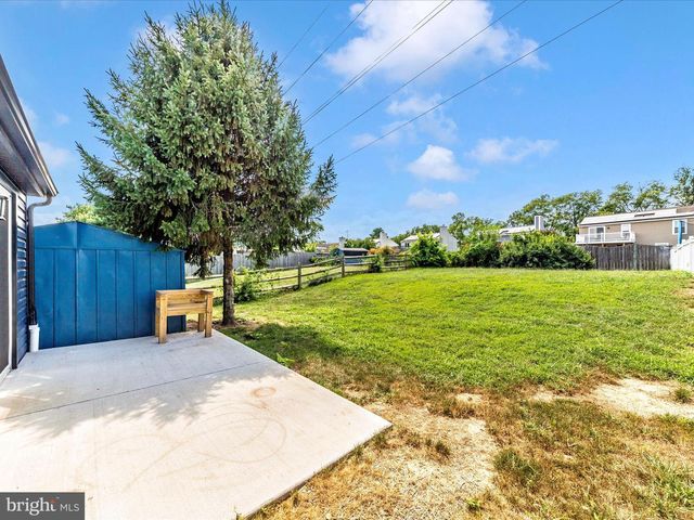 823 CHADWICK CIR, Frederick, MD 21701