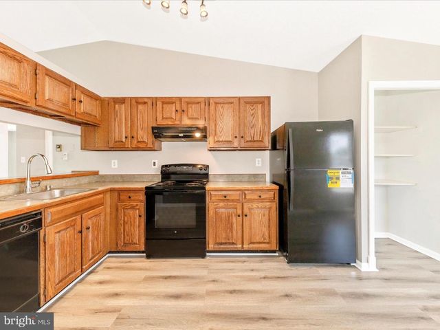 823 CHADWICK CIR, Frederick, MD 21701
