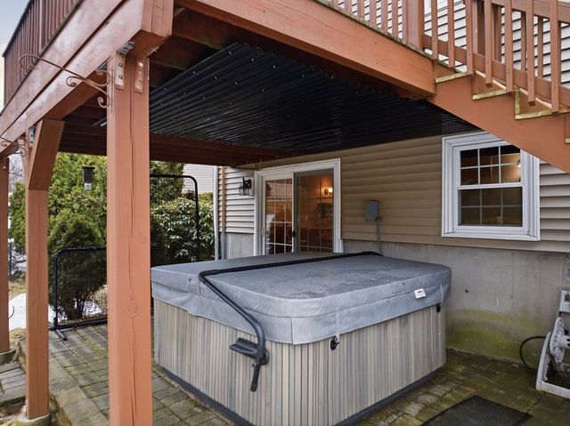 20 Jennifer Ln, Peabody, MA 01960