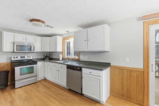 20 Jennifer Ln, Peabody, MA 01960