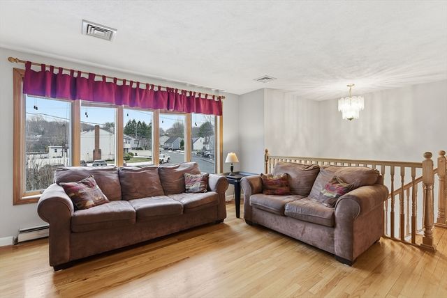 20 Jennifer Ln, Peabody, MA 01960