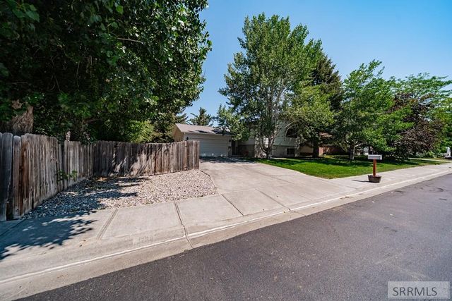 2738 Hallon Street, Idaho Falls, ID 83402