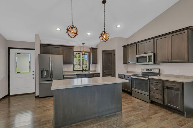 2112 4th Street N, Sartell, MN 56377