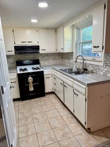 204 W Trenton Street, Sharpsville, IN 46068