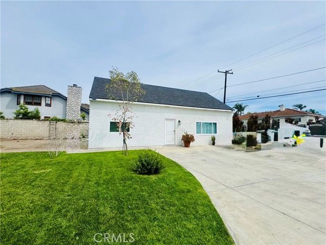 18861 Fairhaven, Santa Ana, CA 92705