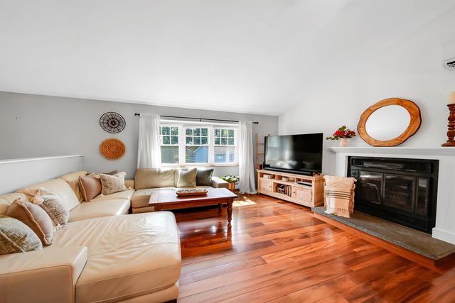 20 Cimmarron Drive, Nashua, NH 03062