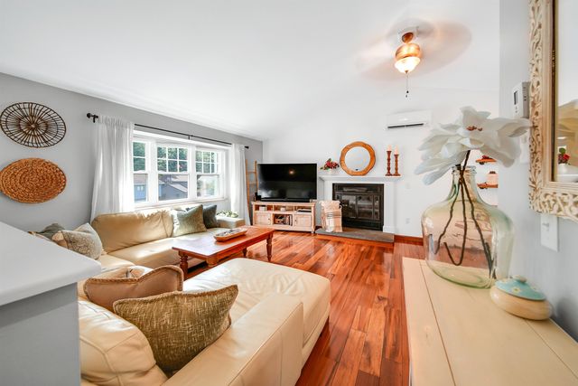 20 Cimmarron Drive, Nashua, NH 03062