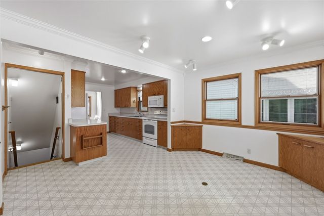 318 22nd Street NE, Cedar Rapids, IA 52402