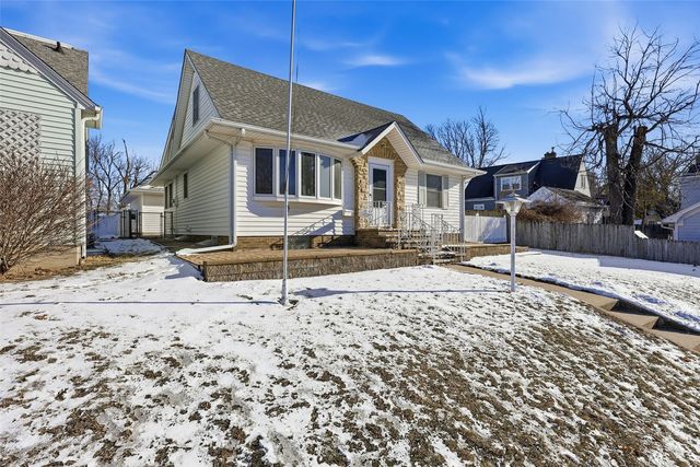 318 22nd Street NE, Cedar Rapids, IA 52402
