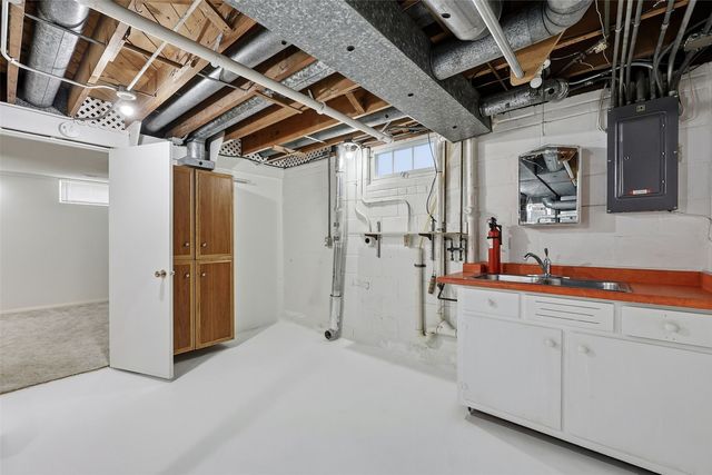 318 22nd Street NE, Cedar Rapids, IA 52402