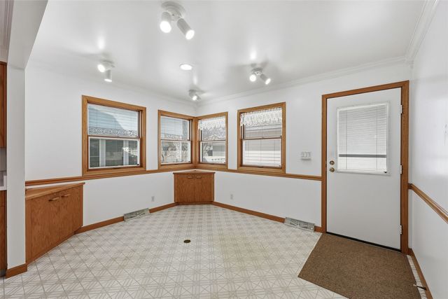 318 22nd Street NE, Cedar Rapids, IA 52402