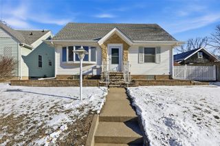 318 22nd Street NE, Cedar Rapids, IA 52402