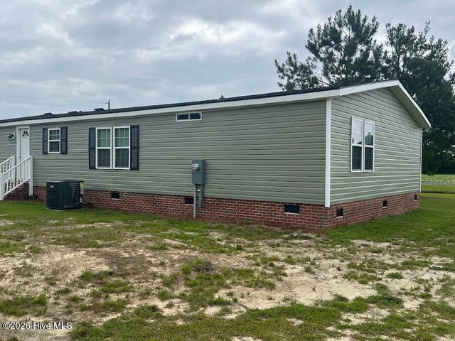 542 Red Oak Farm Road, Tar Heel, NC 28392