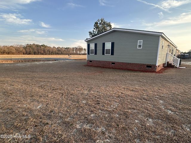 542 Red Oak Farm Road, Tar Heel, NC 28392