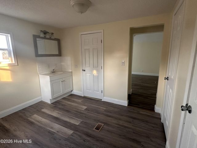 542 Red Oak Farm Road, Tar Heel, NC 28392