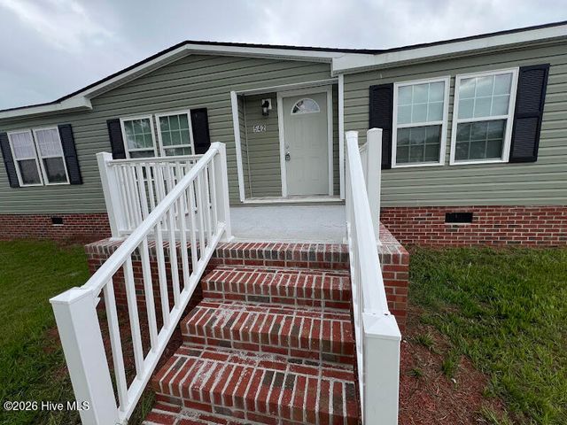 542 Red Oak Farm Road, Tar Heel, NC 28392