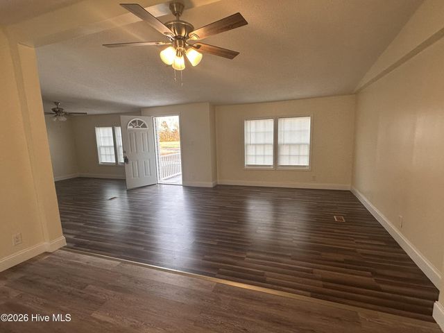 542 Red Oak Farm Road, Tar Heel, NC 28392