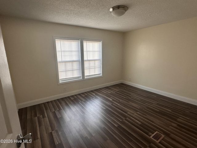 542 Red Oak Farm Road, Tar Heel, NC 28392