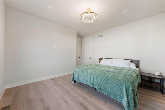 1082 Seanma Wynd, Port Washington, WI 53074