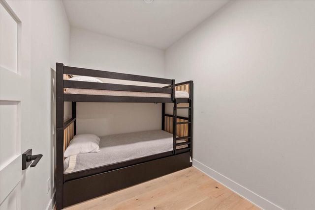 1082 Seanma Wynd, Port Washington, WI 53074