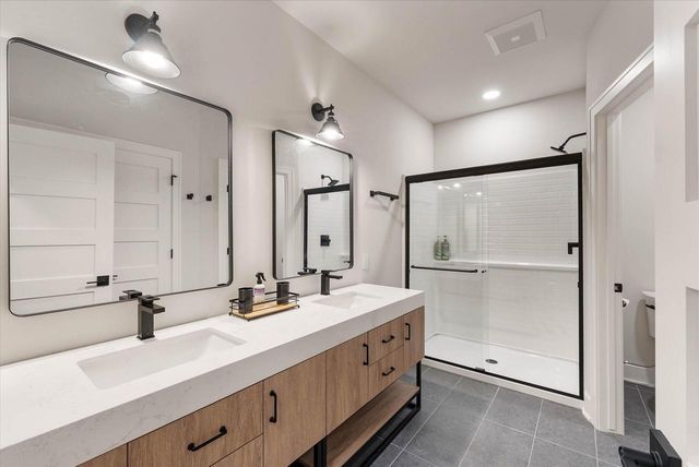 1082 Seanma Wynd, Port Washington, WI 53074