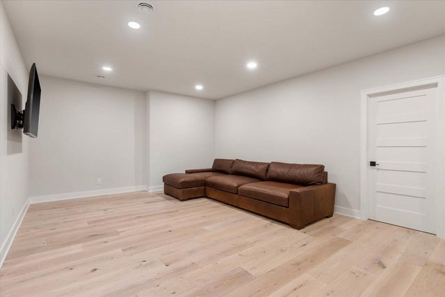 1082 Seanma Wynd, Port Washington, WI 53074